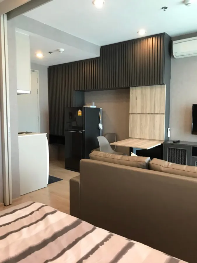 For rent IDEO Q Chula-Samyan, 35th floor, Fully Furnished, plus you can sleep and see beautiful city views. Enjoy this. Book quickly.