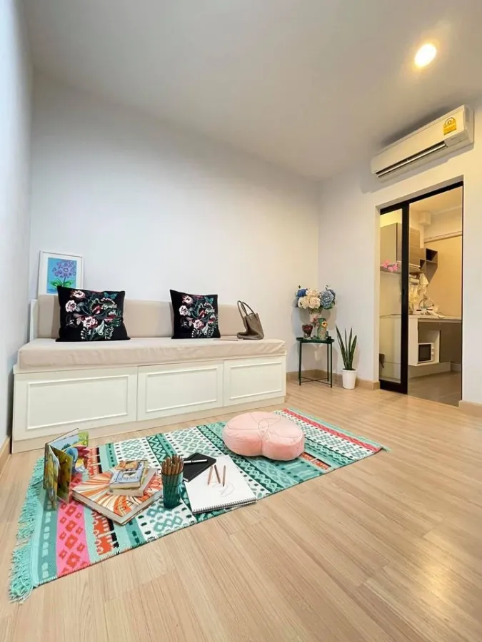 For sale, rent, The Niche Mono Ratchavipha, high floor, swimming pool view. Very good atmosphere. Fully Furnished. Reserve first, get first served.
