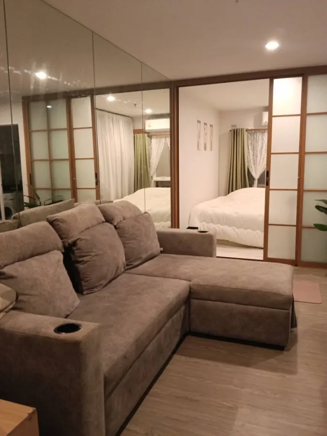 For rent: Regent Home Bangna, corner unit, unobstructed view, high-quality built-in furniture. You absolutely have to book this one!