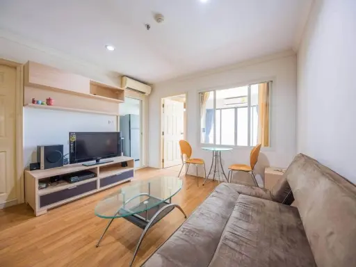 For rent: Lumpini Place Narathiwat-Chao Phraya, 24th floor, very beautiful Chao Phraya River view, fully furnished, all in one place.