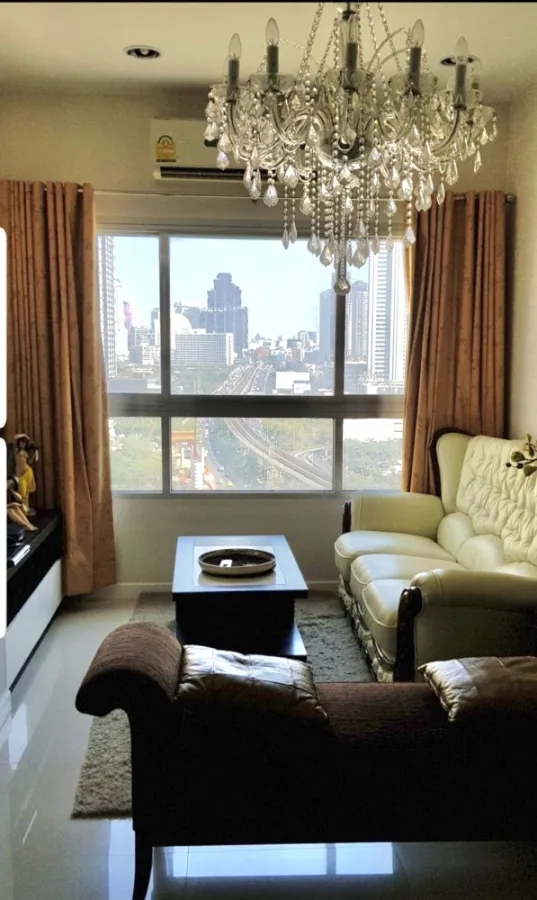 Condo for sale, rent, Q House Sathorn, spacious room, a lot of space to live alone Being a couple or a family is comfortable. Urgent!