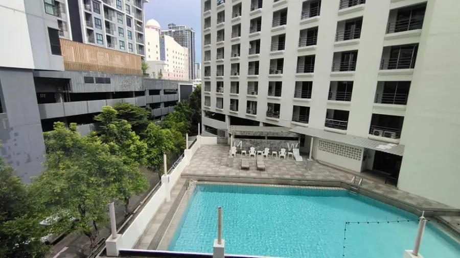 ขาย เดอะคริส รัชดา 17 ห้องแต่งเรียบง่าย เฟอร์นิเจอร์ครบครัน อย่ามัวแต่มองรีบจองเลยจ้า