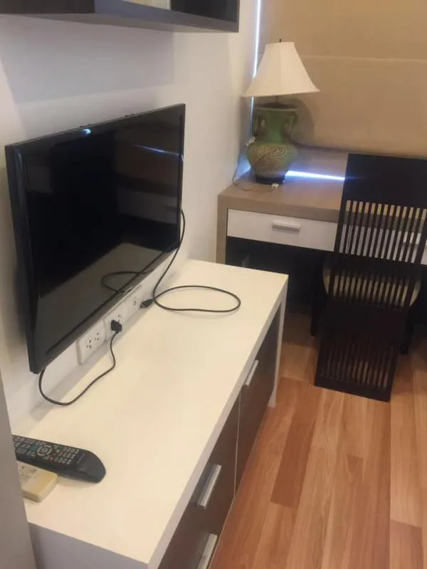 Urgent sale !! Ideo Verve Sukhumvit Condo, good price, outstanding location, next to BTS, 2 bedrooms, miss it and you will regret it !!