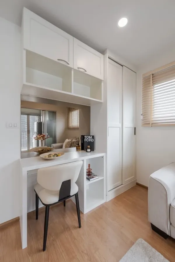 Selling U Delight @ On Nut Station, 19th floor. Beautifully furnished and ready to move in.