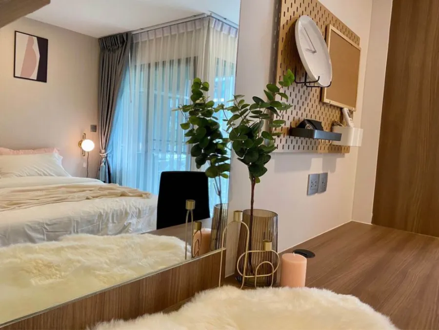 Kave Town Space for rent, beautiful decorated room more decorated than the sample room Book and you won't regret it. Guaranteed. Book now.