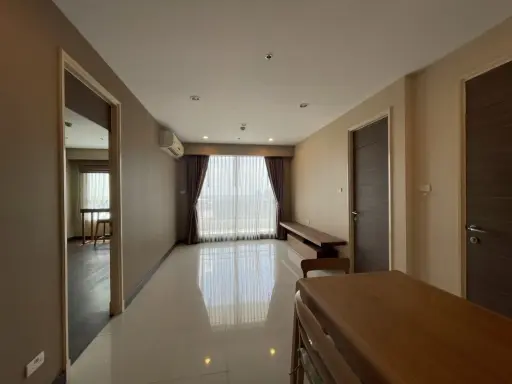 Condo for sale Supalai Prima Riva, empty room, 33rd floor, high floor, beautiful view. Get both river view and city view. Hurry and reserve.