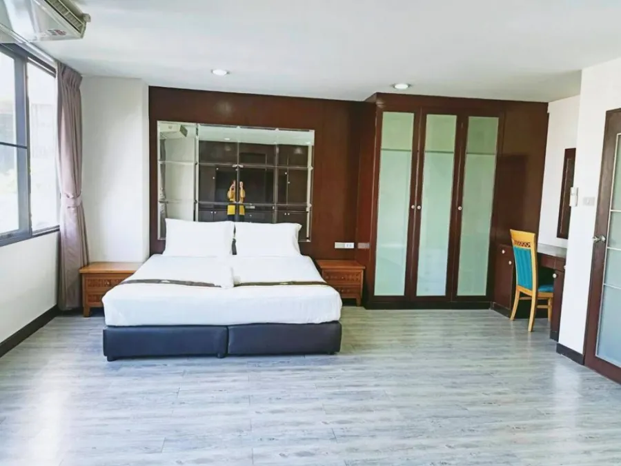 For rent, The Waterford Park Sukhumvit 53, fully furnished, ready to move in. Don't miss it.
