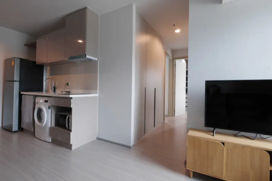 Life Ladprao for rent, 2 spacious rooms, lots of usable space, very satisfying Plus, the corner room is very private. If interested, hurry up.