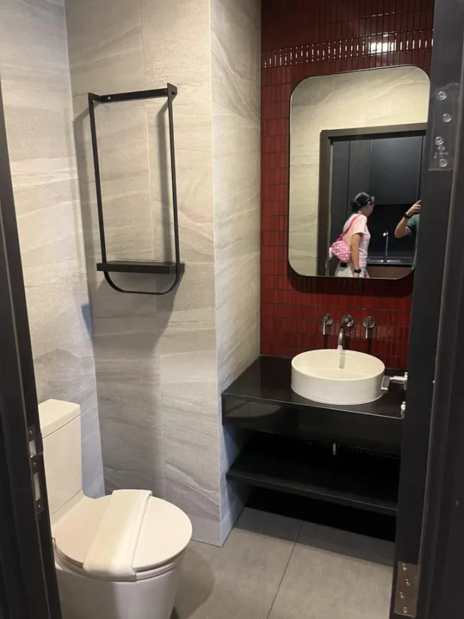 For rent, Edge Central - Pattaya (Central Pattaya), 21st floor, beautiful view, open, comfortable to the eyes, the room is decorated very stylishly, u