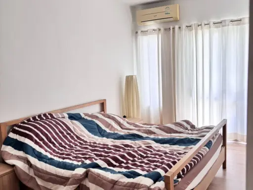 For sale: A Space play Ratchada - Suthisan, very large room, 2 bedrooms, 2 bathrooms, swimming pool view, with excellent built-in furniture. Reserve n images
