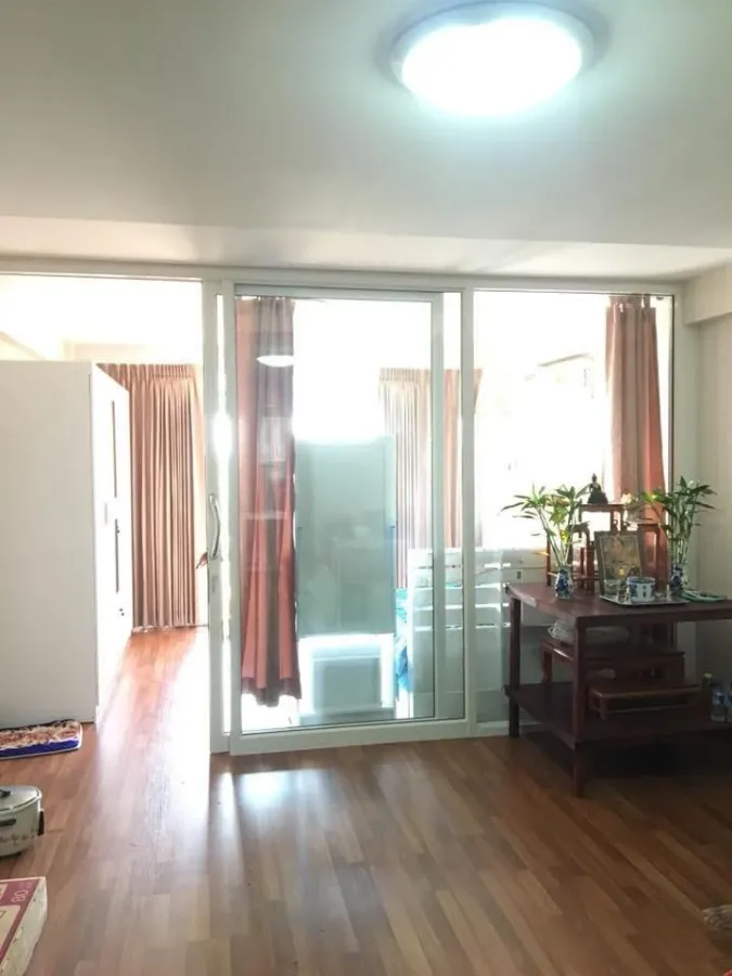 ให้เช่า Blue Sky Condo ห้องพร้อมอยู่ เฟอร์พร้อม ห้องพร้อมอยู่ ห้องกว้างอยู่สบาย มีระเบียงในห้อง รานี้หายากรีบจองเลย