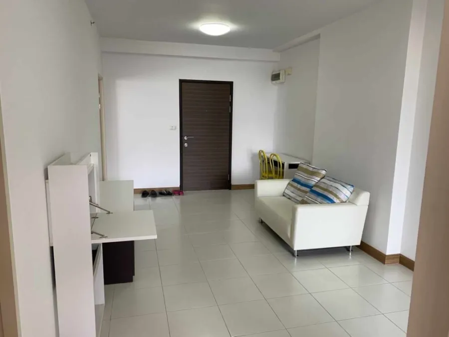 Condo for rent, Supalai Park Asoke-Ratchada, spacious room Lots of usable space The price is affordable. Hurry and reserve now.