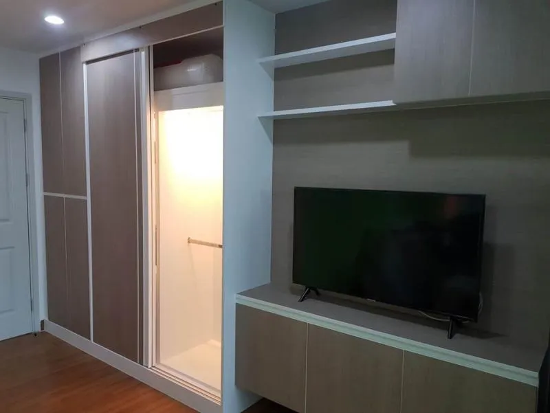 Urgent for rent, Regent Home Bangson, like new condition. Built-in in the whole room Fully decorated, you can carry your bag.