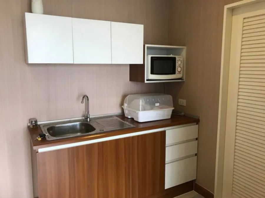 Sell ​​/ rent urgently !! Airlink Residence Romklao, good location, convenient transportation, close to the source of food, book now !!