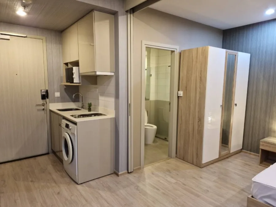 For sale/rent!! Condo Ideo Q Chula-Samyan Live luxuriously and higher than others with the highest floor with a great view. Urgent!!