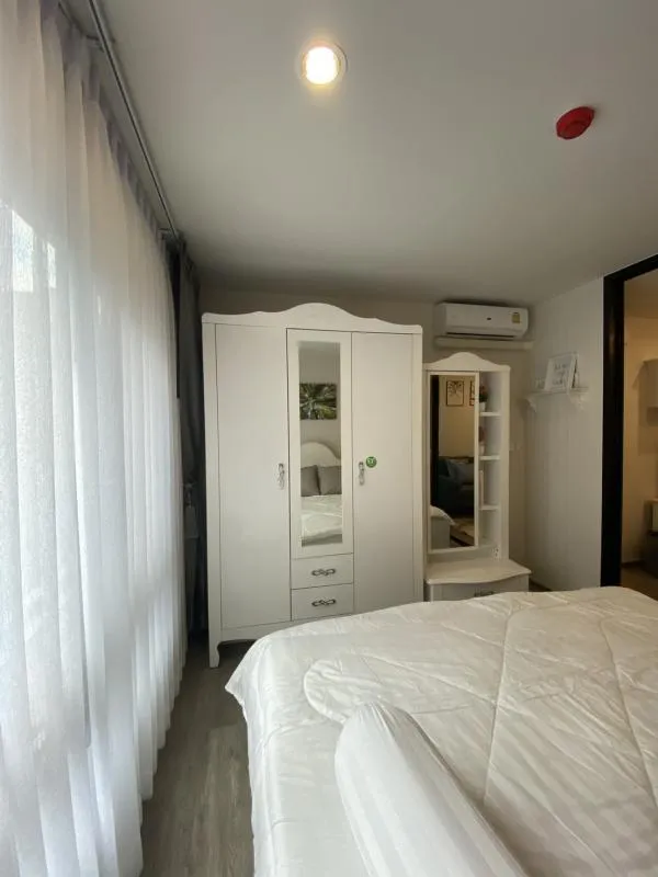 Rent a new condo, Reach Phaholyothin, 52 right rooms, at the price you are satisfied with, don't wait, hurry and book now.