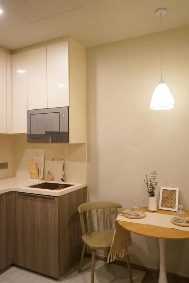 For rent, Celes Asoke, Fully Furnished, high floor, good view, beautiful room, fully furnished, hurry and reserve now, don't miss it, hurry up.