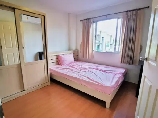 Condo for rent, Lumpini Town, Bodindecha-Ramkhamhaeng, 3rd floor, beautiful room, separated, very pleasant, book now.