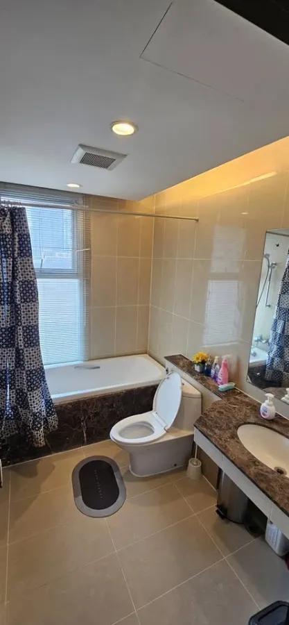For rent: The Prime 11, Sukhumvit Soi 11, spacious room, comfortable, suitable for a family. Good like this, book now, don't miss out!