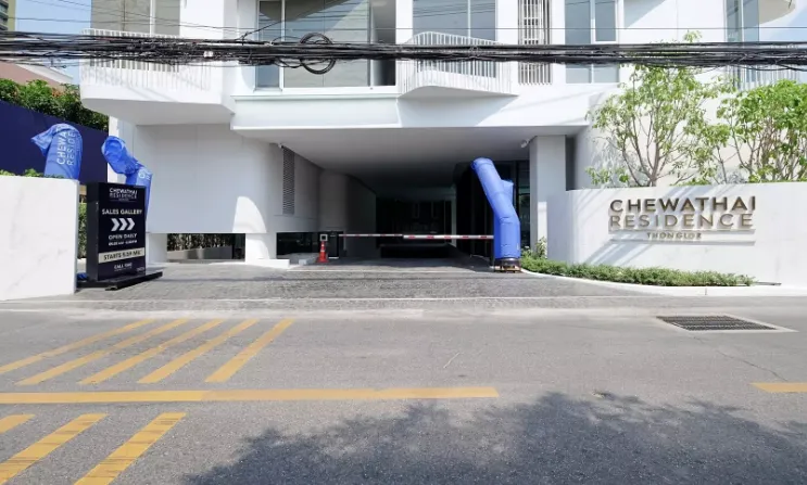 🎨🏙️ For Rent: Chewathai Residence Thonglor | Brand new, spacious, comfortable room in the heart of Thonglor! 🏙️🎨