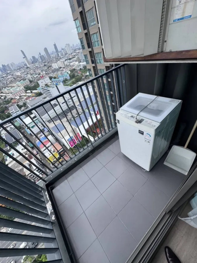 For rent, Whizdom Station Ratchada-Thapra, 31st floor, spacious room, comfortable, fully furnished, book now.