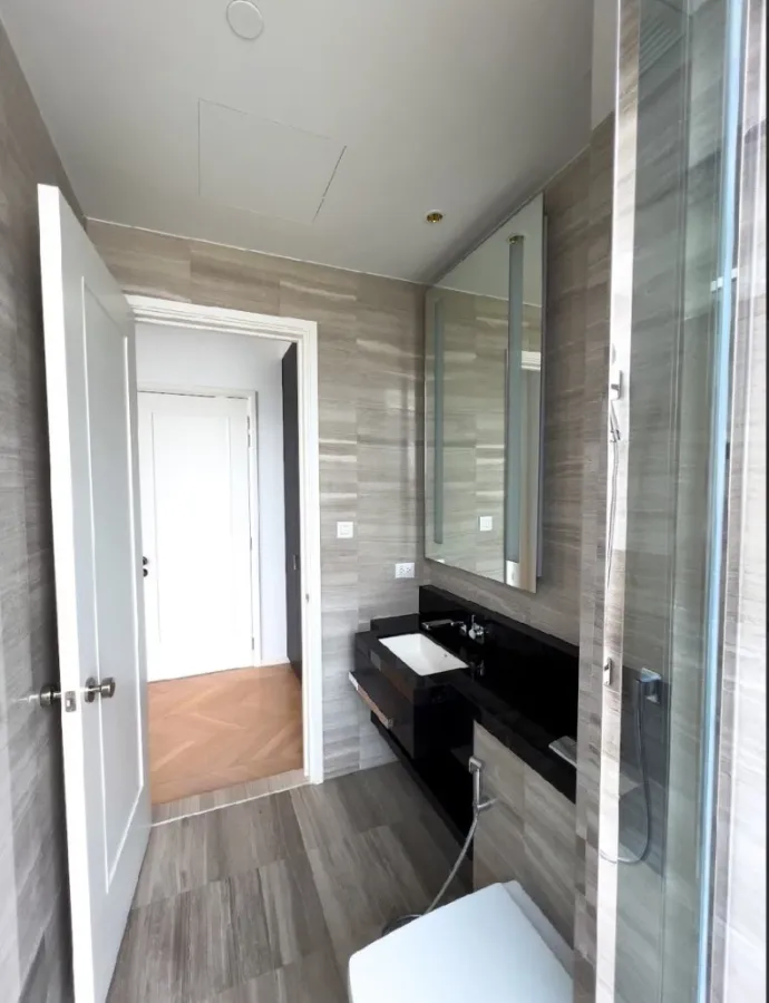 ขาย ให้เช่า Four Seasons Private Residences ห้องกว้างพื้นที่ใช้สอยเยอะ มาพร้อมเฟอร์ครบครัน มองเห็นวิวแม่น้ำจากชั้นสูง ห้ามพลาด