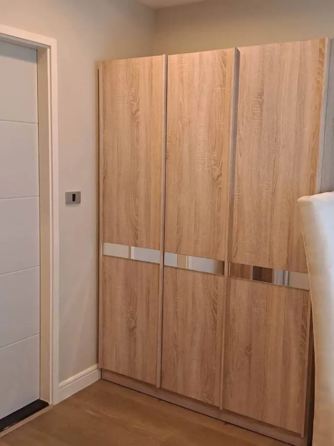 For rent: The Crest Sukhumvit 24, spacious room, comfortable to live in, complete with furniture and electrical appliances. Hurry and reserve now.