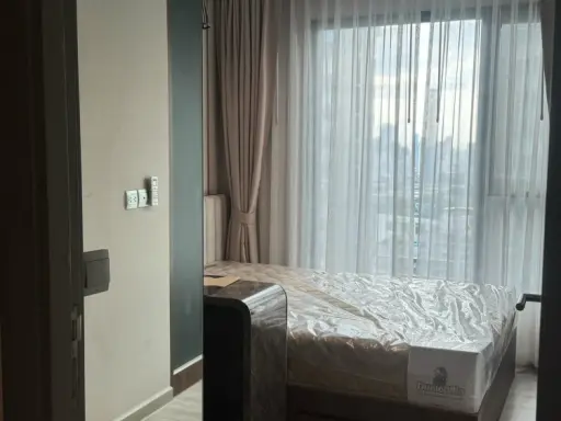 For rent: Life Asoke-Rama 9, 37th floor, fully furnished unit. Very livable. Book now! Don't miss out! Act fast!