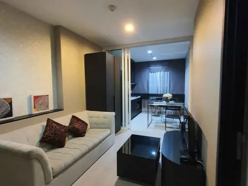 ขาย Rhythm Sukhumvit 44/1 ชั้น 8 วิวสวน ห้องกว้าง กั้นเป็นสัดส่วน โซฟานั่งสบาย พลาดแล้วจะเสียใจ