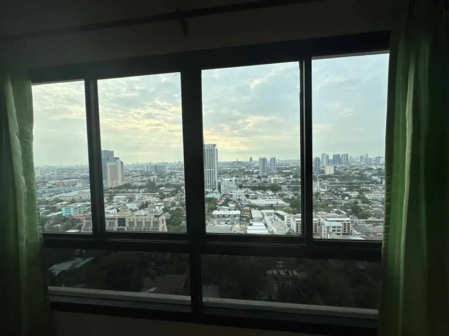 Condo for sale Lumpini Place Phahon-Saphan Khwai, high floor, good view, complete amenities, reserve now.