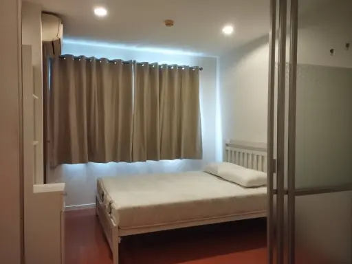 For rent: Lumpini Condo Town Ramintra-Lat Phrao, 2 rooms, well separated, complete facilities, book now.