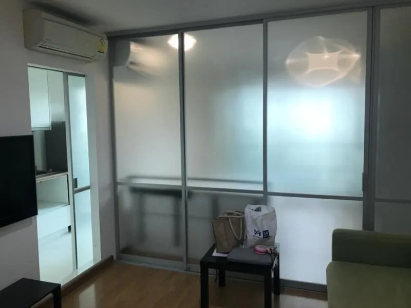 For rent U Delight @ Jatujak Station, fully furnished. Pool view. Good price. If interested, hurry up.