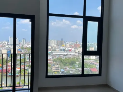 Selling down payment for Origin Play Bangkhunnon Triple Station unit. High ceilings, spacious feel, great location, beautiful view. Book now!