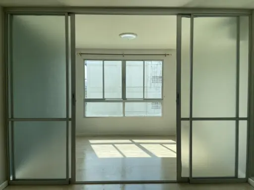 Selling D Condo Ramkhamhaeng 64, good location, convenient transportation, ready to move in. Don't wait.