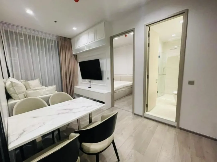 For rent: The Address Siam-Ratchathewi, 17th floor, city view, fully furnished. Book now!