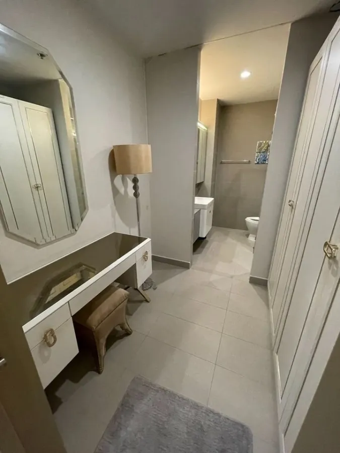 ขาย ให้เช่า Condo Noble เพลินจิต ชั้นสูง มี walk-in closet และชั้นวางของขนาดใหญ่ อย่ารอช้า รีบจองเลย