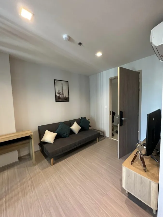 ให้เช่า ขายคอนโด Life Sathorn Sierra ห้องน่าอยู่ ชั้น 21 มุมสวย วิวสระว่ายน้ำ มาในราคาสุดคุ้ม จองเลย