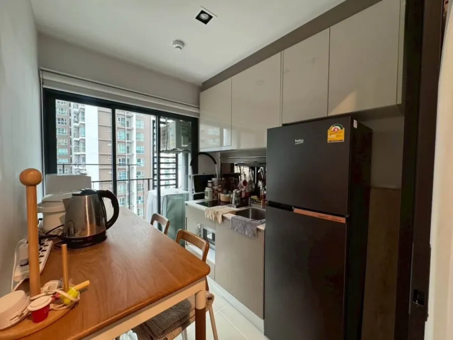 ให้เช่า IDEO RAMA 9–ASOKE 1 ห้องนอน มาพร้อมส่วนกลางและเฟอร์นิเจอร์ครบครัน พลาดแล้วจะเสียใจ