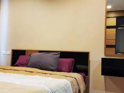 ให้เช่า Casa คอนโด รัชดา-ราชพฤกษ์ วิวสระว่ายน้ำ วิวเมือง ห้องแต่งครบ บิ้วอินทั้งหมด ทำเลดี ห้ามพลาด