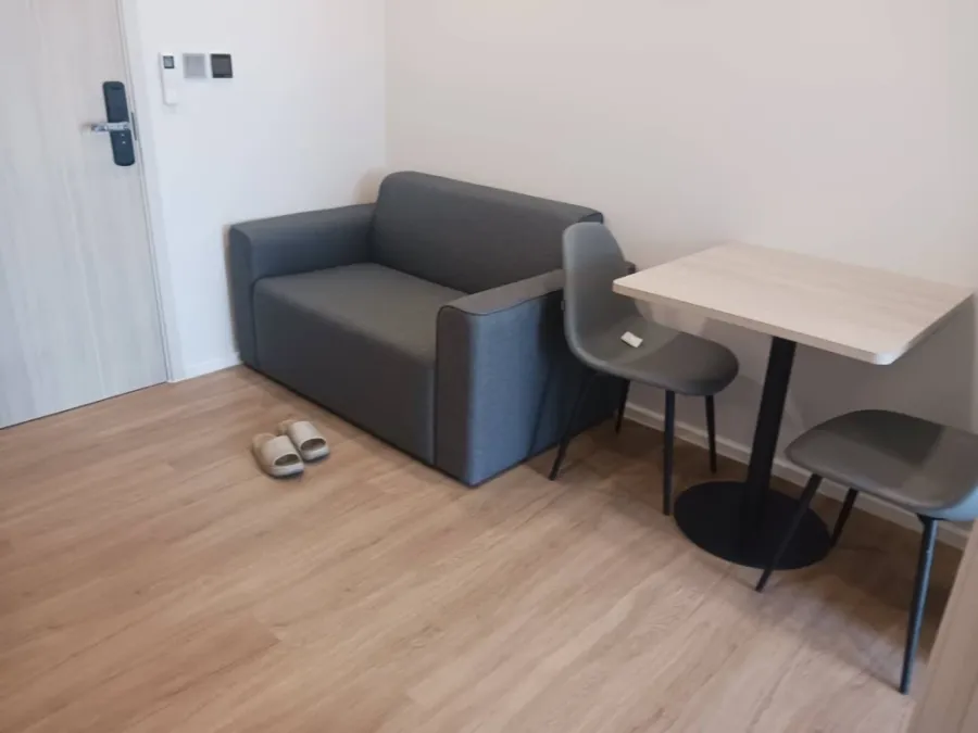 For rent: Atmoz Flow Minburi. Separate bedroom and kitchen. Excellent common areas with plenty of amenities. Book now!