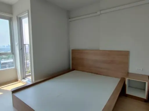 Condo for sale, Rich Park 2 @ Tao Poon Interchange, empty room, high floor view. It's not hot when you look at it. Hurry and reserve now.