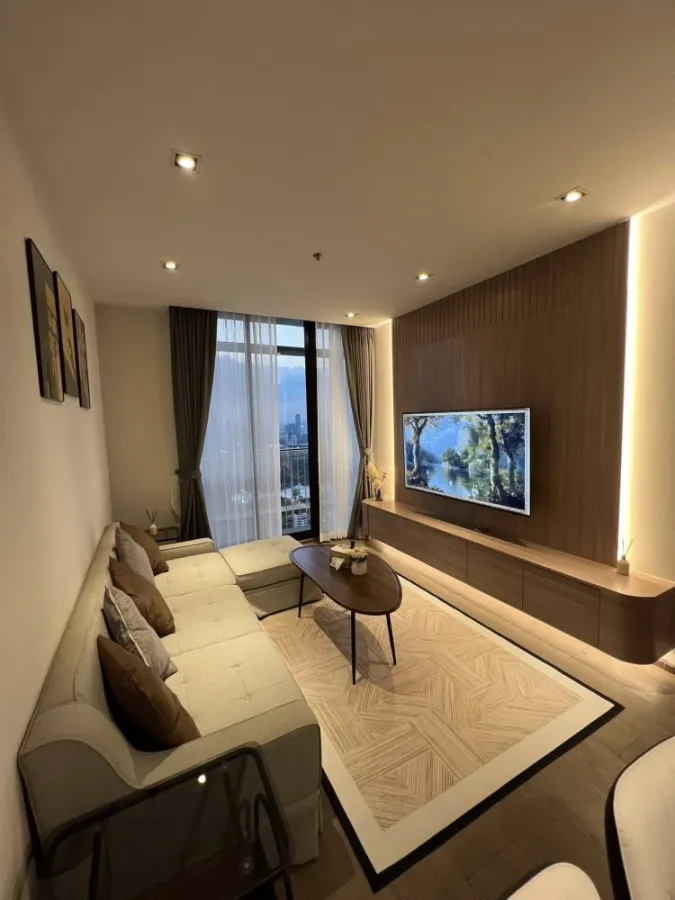 ให้เช่า Park 24 Origin Phrom Phong ห้องมุมที่มีแม่น้ําเจ้าพระยา สวนเบญจกิตติ และทิวทัศน์ตึกระฟ้า จองเลย