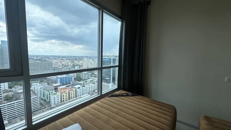 ให้เช่า!! คอนโด ไลฟ์ รัชดาภิเษก Corner Room ชั้น 29 ตึก B ห้องรีโนเวทใหม่ทั้งหมด ห้ามพลาด!!