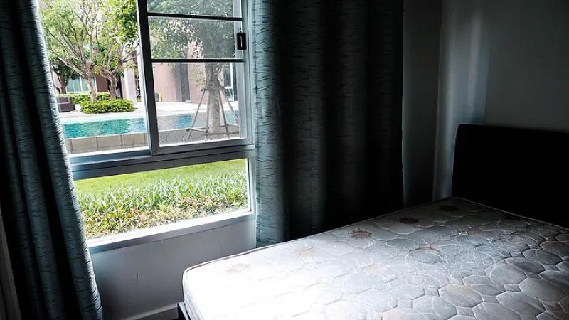 ให้เช่า d condo rangsit เฟส1 1 นอน 1 น้ำ 1 ครัว แถมวิวสระน้ำ เฟอร์พร้อมหิ้วกระเป๋าเข้าอยู่จ้าา