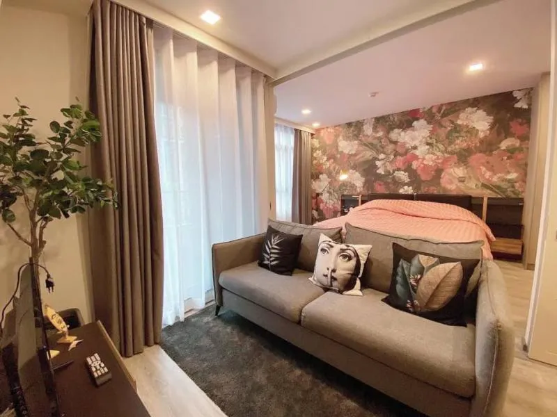 อย่าพึ่งเลื่อนผ่าน!! For rent Maestro 19 รัชดา ผนังติดวอล สวยมากๆ ห้องใหญ่พื้นที่เยอะ ห้องดีต้องจอง