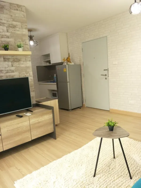 ให้เช่า Rill condo รังสิต ห้องมุม ชั้น 6 วิวเส้นทางรถไฟฟ้าสายสีแดง ติดวอลเปเปอร์ เฟอร์ครบพร้อมอยู่