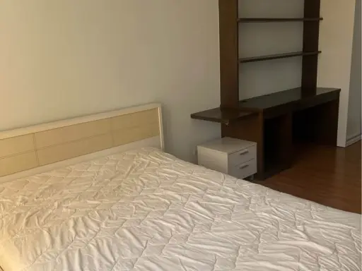 For rent: The Chris Express 2 (Ratchada 19), room 31 sq m, 8th floor, with furniture and built-in storage cabinets, urgent!!!