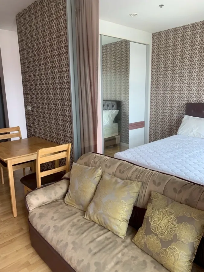 For rent: The Parkland Ngamwongwan, Krarai, 22nd floor, open view, not blocked, not hot in the afternoon sun, complete furniture + electrical applianc