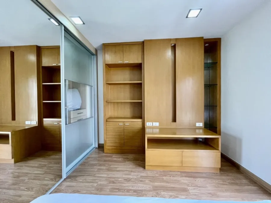 For rent The Alcove 49, wide space, comfortable, built-in rooms throughout, very good. Don't delay, hurry and reserve now.