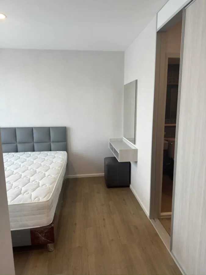 For sale or rent: Ril Condo Rangsit, the largest unit in the project and located on the top floor (8th floor). Book now!